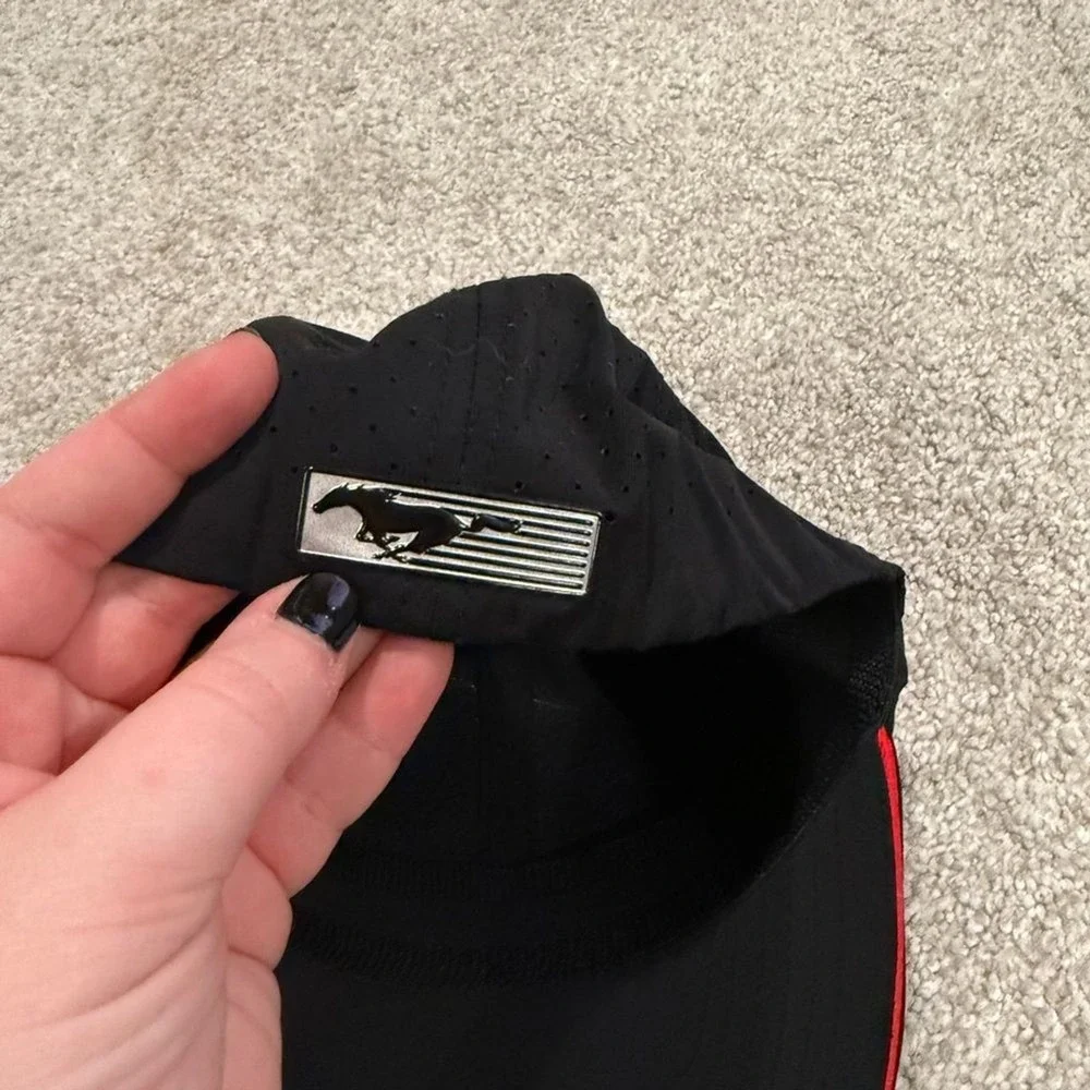 Ford Mustang Size L/XL Stretch Fit Baseball Cap in‎ Black and Red